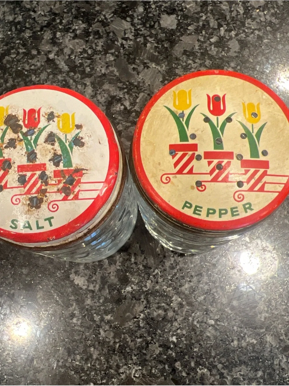 Vintage Anchor Hocking Fire King Clear Glass Salt & Pepper Shakers W/Tulip Lids